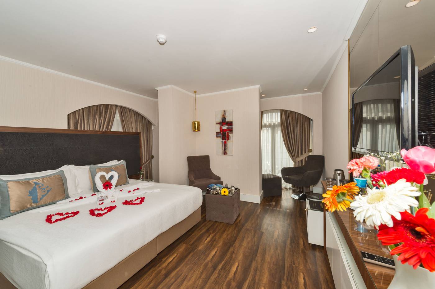 Darkmen-Hotel-Room-7