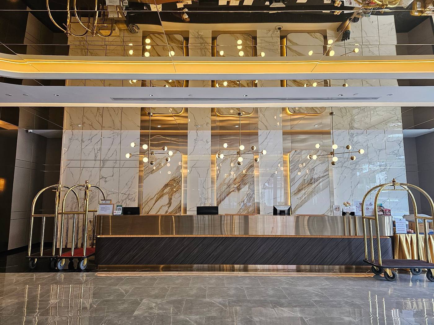 Column-Bangkok-Lobby-13