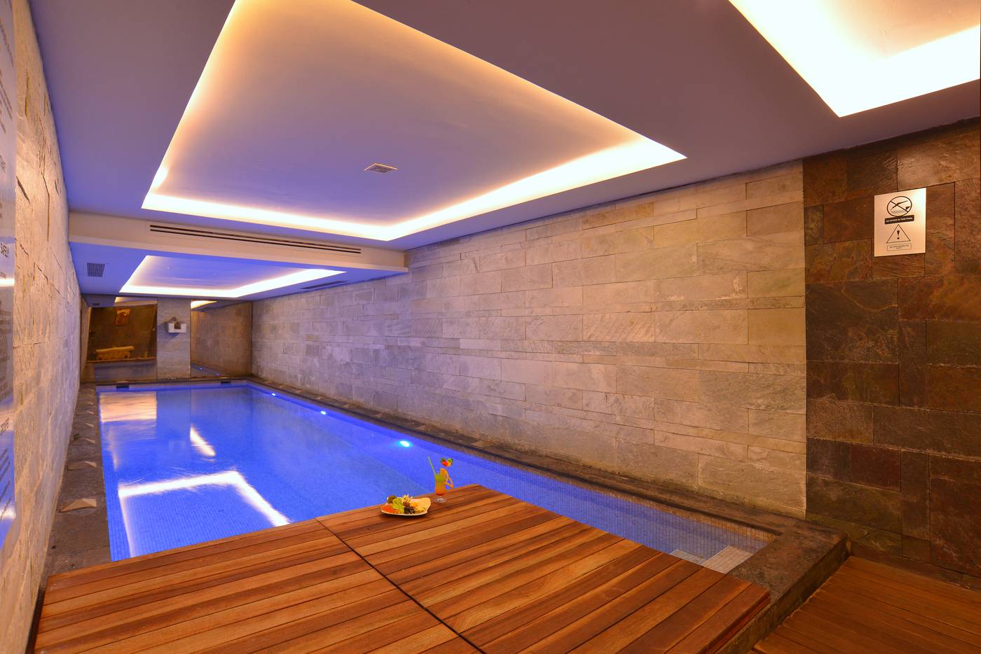 Pera-Tulip-Hotel-Pool-27