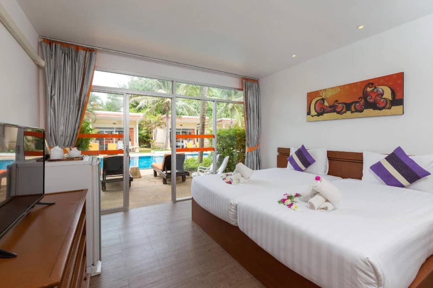 Phuket-Sea-Resort-SHA-by-ZUZU-Room-18