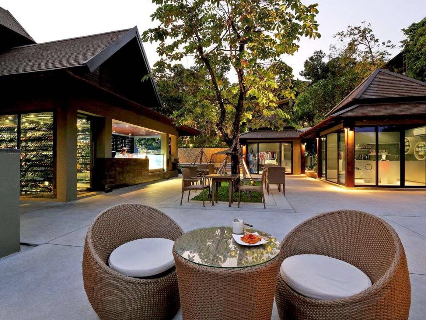 Pullman-Phuket-Arcadia-Resort-Restaurant-14