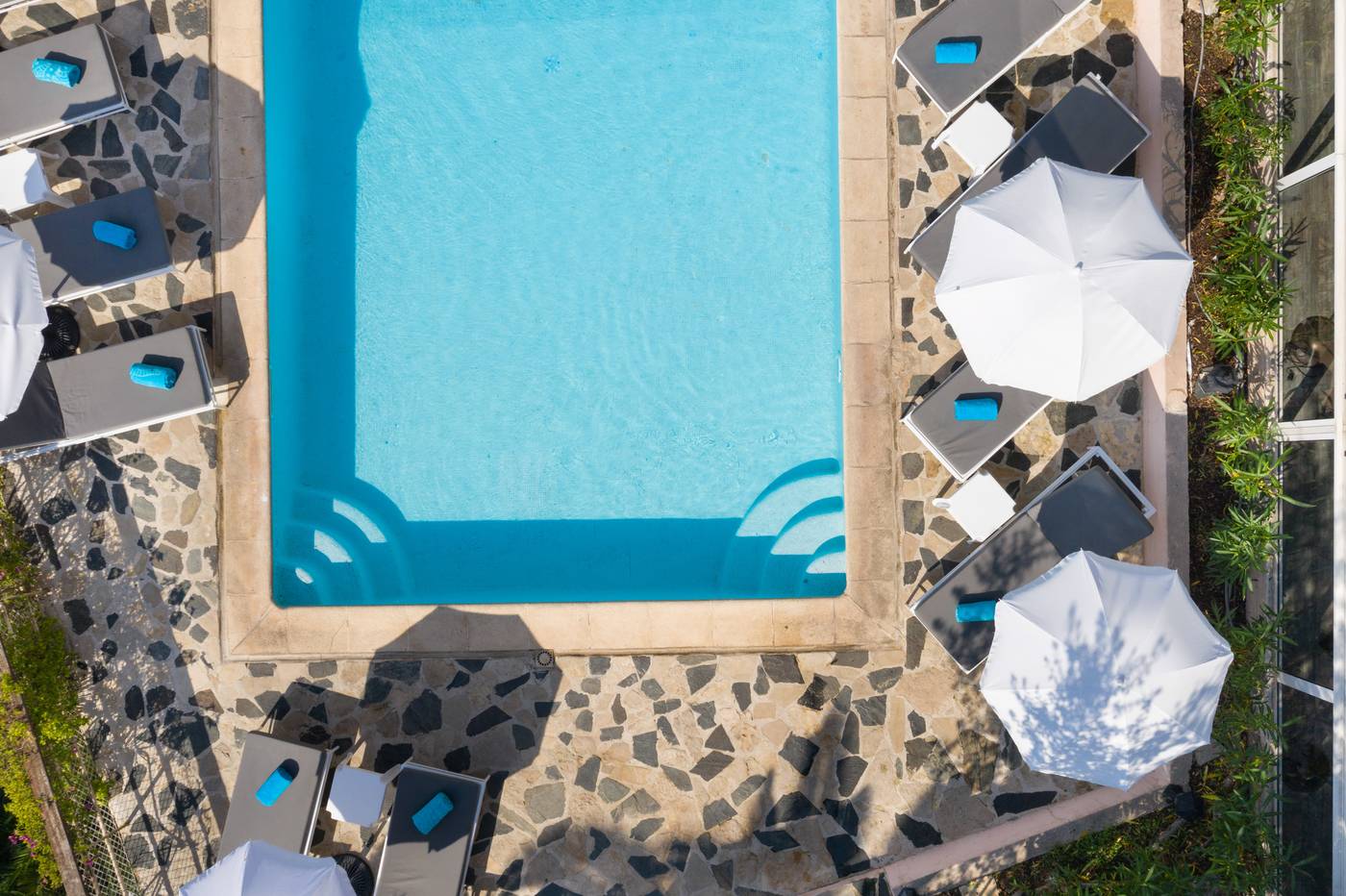 Hotel-Des-Orangers-Pool-7