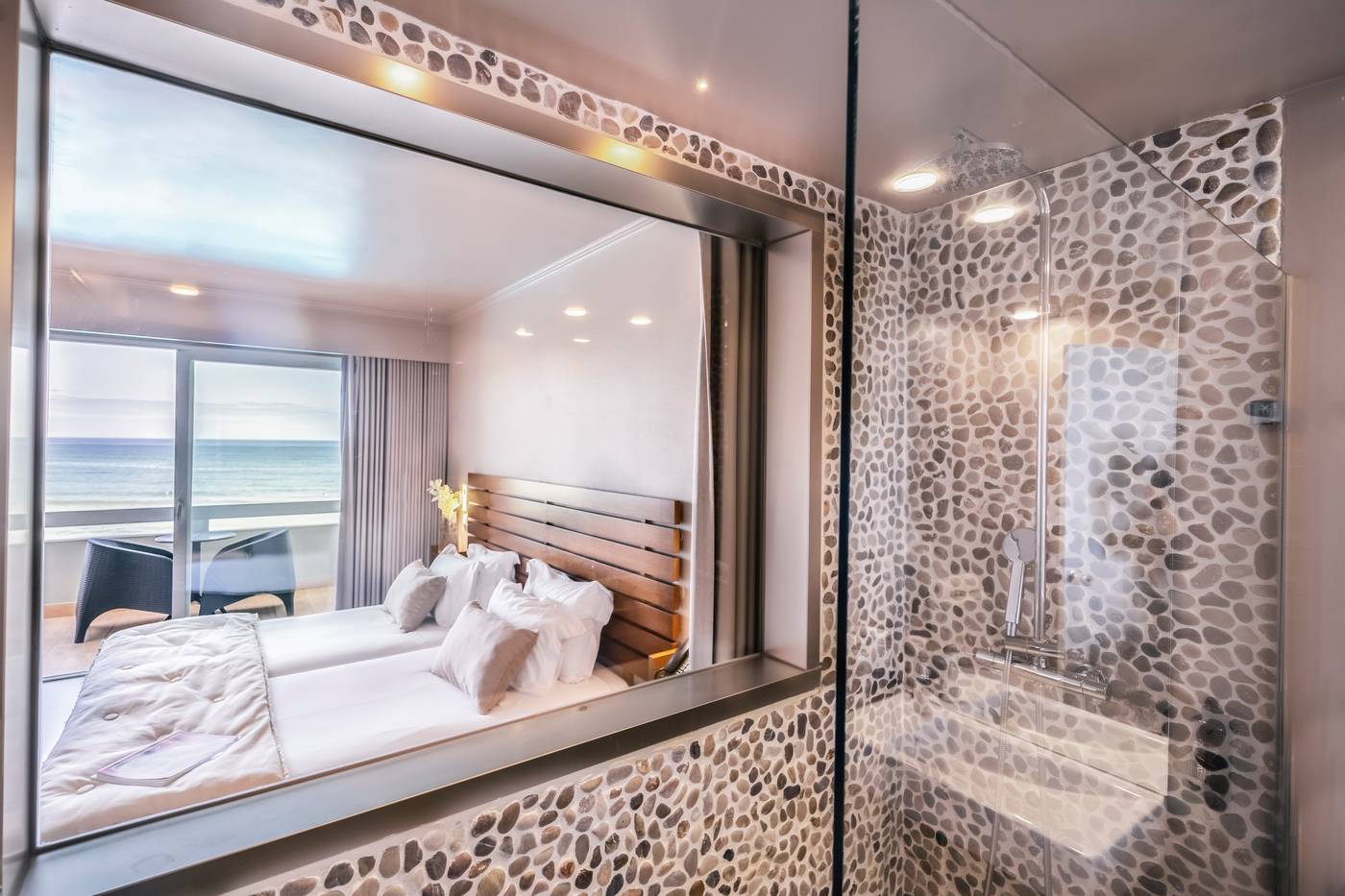 HOTEL-ARRIBAS-Room-26