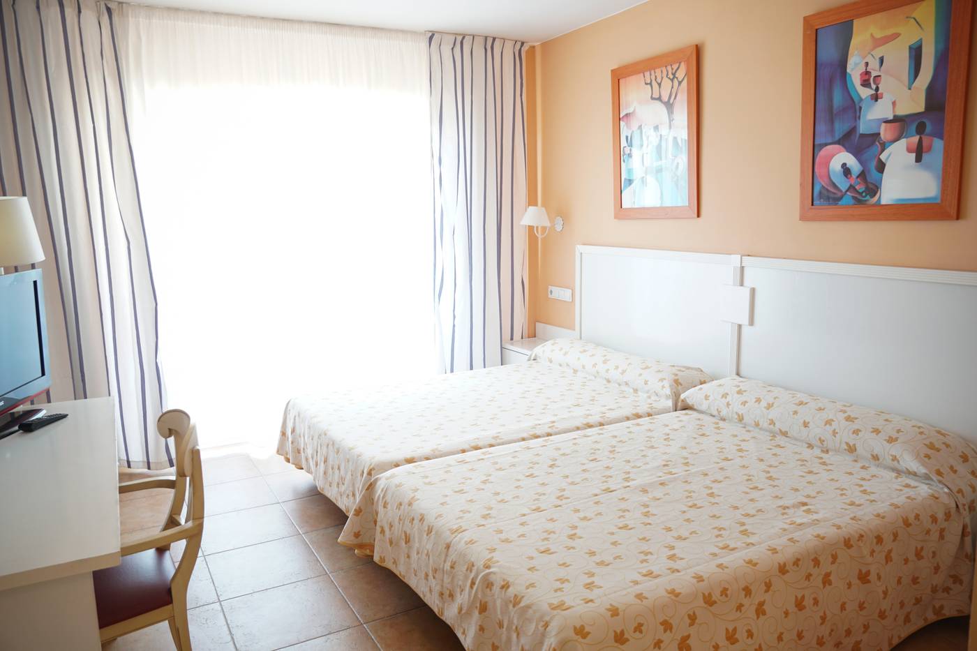 Ohtels-La-Hacienda-Room-22