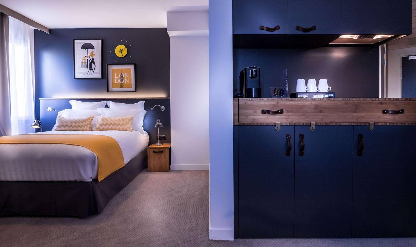 Best-Western-Plus-Suitcase-Paris-la-Defense-Room-5