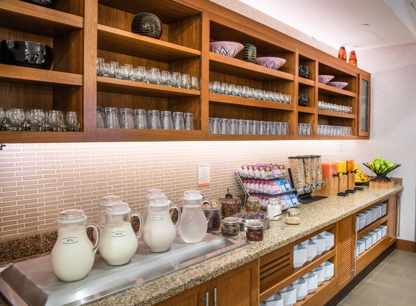 Hyatt-Place-New-York-Midtown-South-Restaurant-32