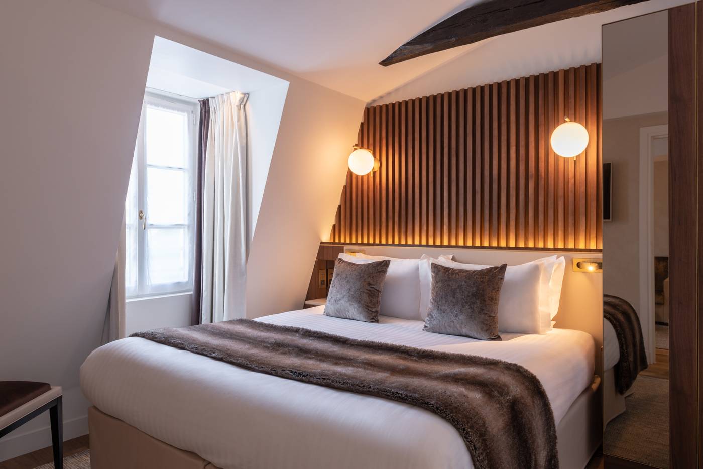 Hotel-Lord-Byron-Room-24