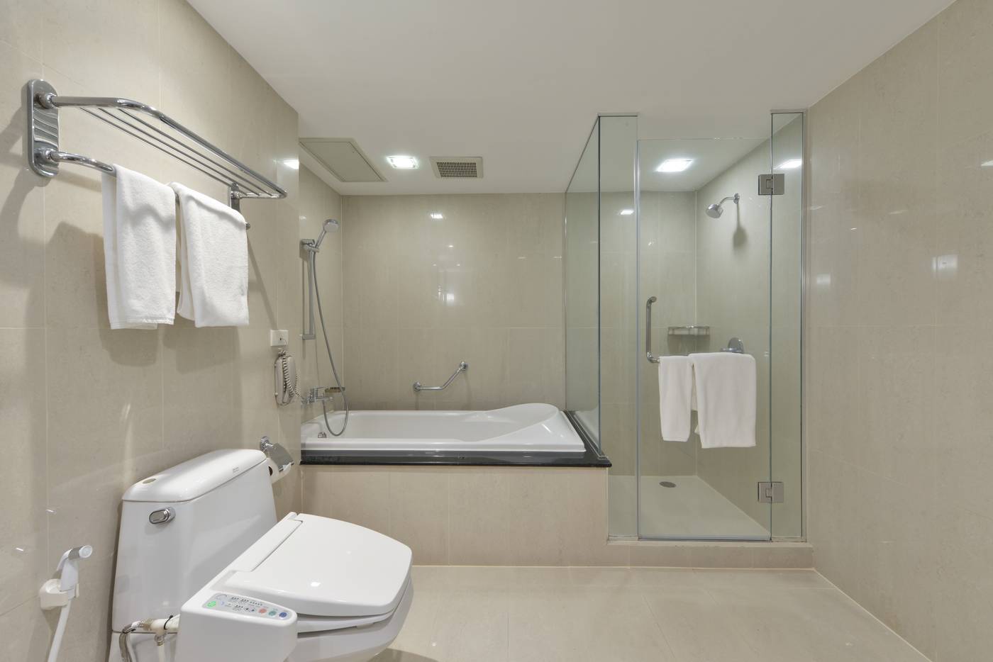 Centre-Point-Sukhumvit-Thong-Lo-Room-43