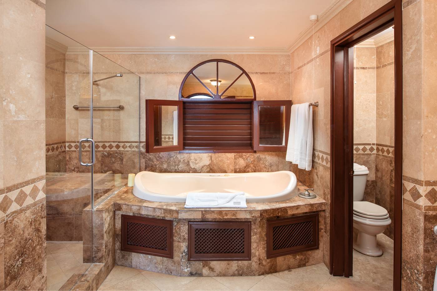 The-Crane-Resort-Room-32