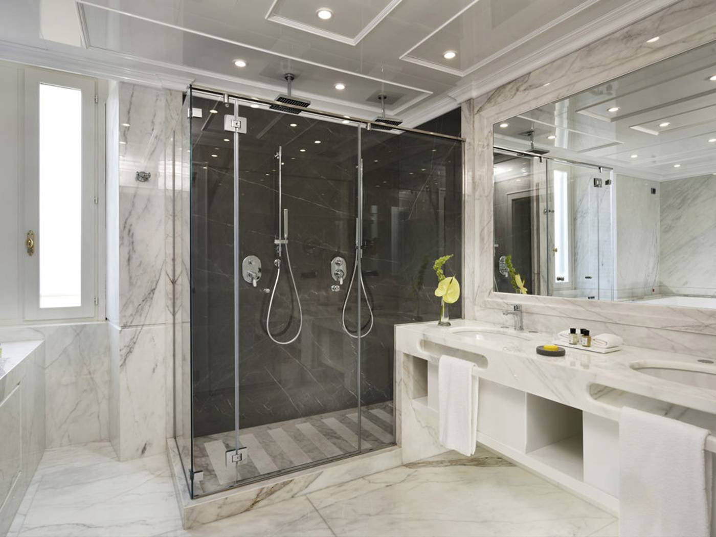 Splendide-Royal-Room-48