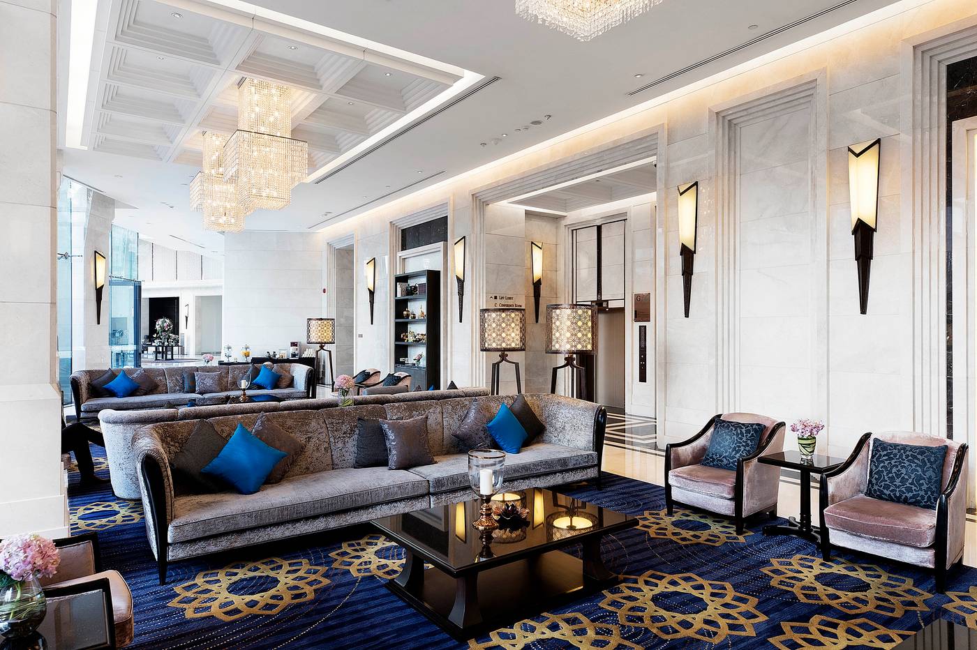 Grande-Centre-Point-Hotel-Terminal-21-Lobby-14