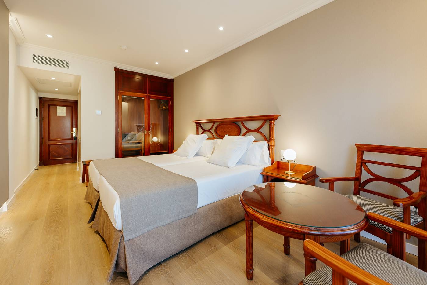 Labranda-Reveron-Plaza-Hotel-Room-17