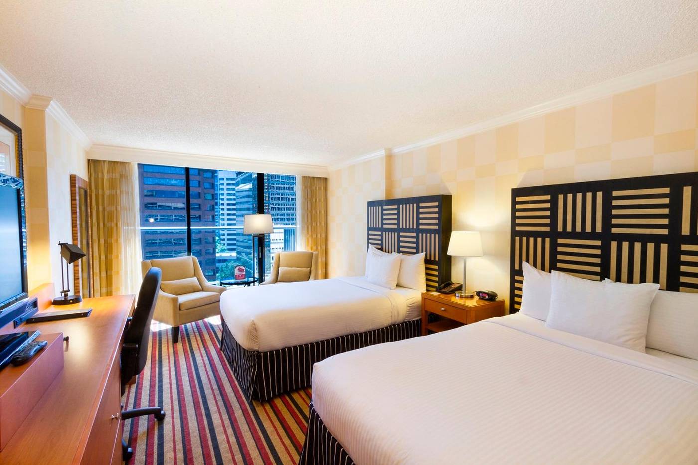 Pinnacle-Hotel-Harbourfront-Room-13