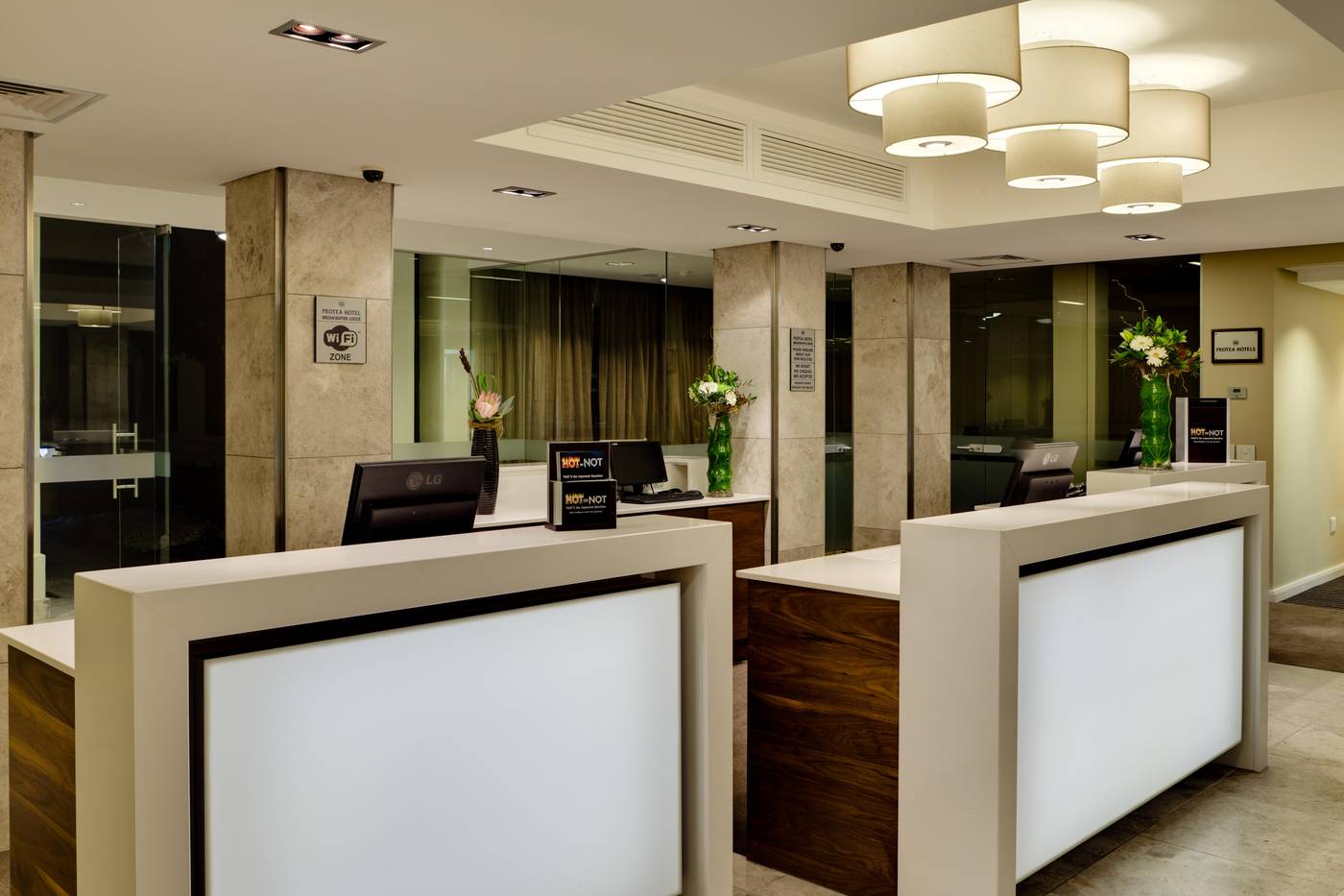 Protea-Hotel-Cape-Town-Waterfront-Breakwater-Lodge-Lobby-4