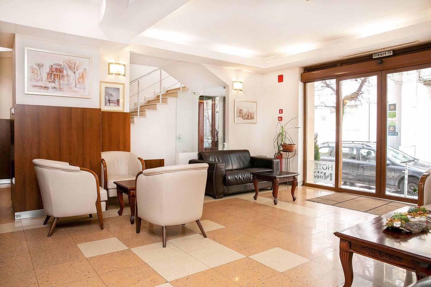 Niky-Bulgaria-SOFIA-Lobby-8