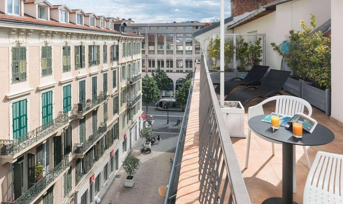 Grand-Hotel-Le-Florence-General-view-1