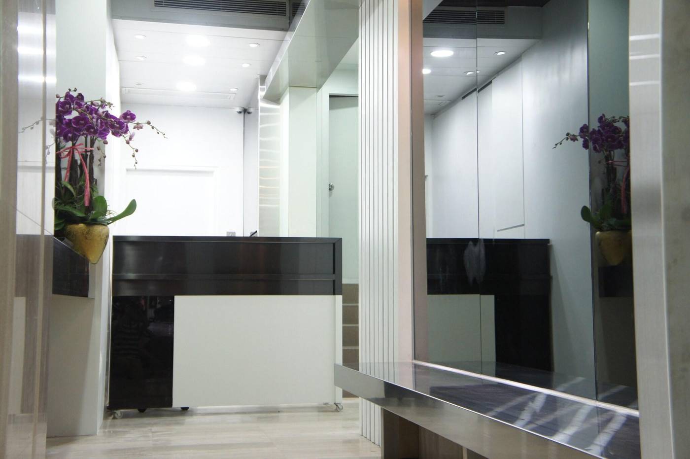 Homy-Hotel-Central-Lobby-6