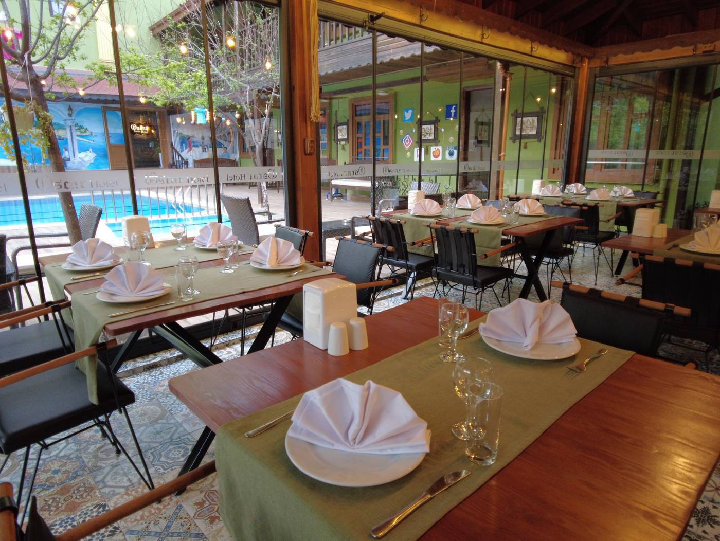 Oscar-Boutique-Hotel-Restaurant-51