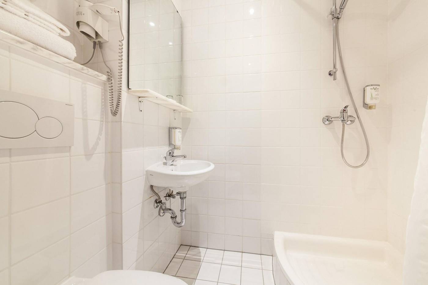 Sure-Hotel-by-Best-Western-Muenchen-Hauptbahnhof-Room-52