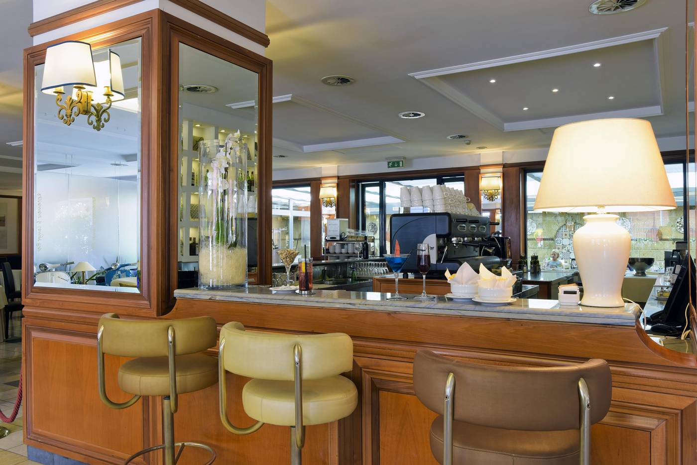 Grand-Hotel-Tiberio-Bar-20