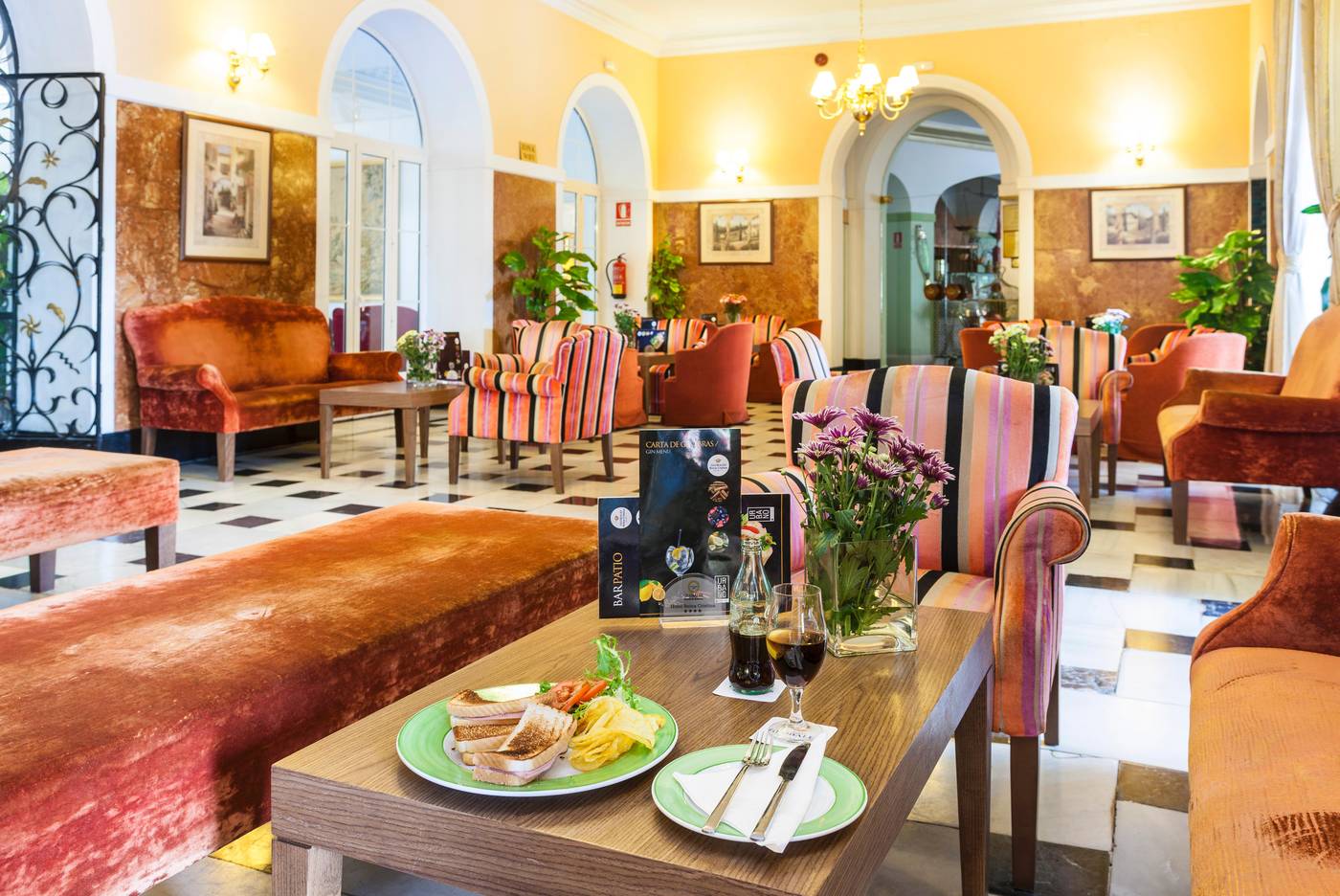 Hoteles-Globales-Reina-Cristina-Bar-41