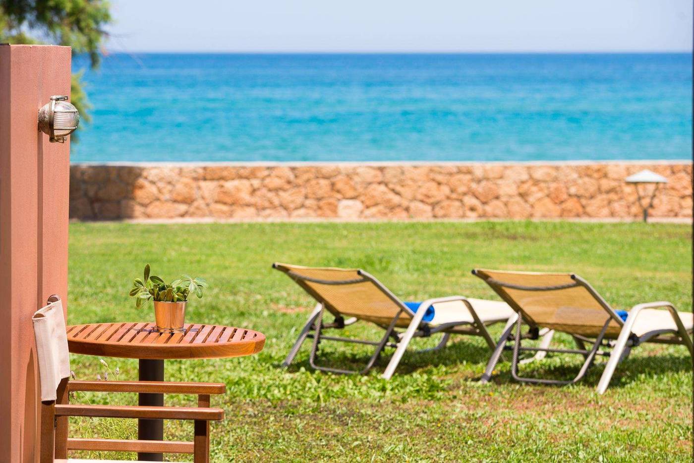 Kernos-Beach-Room-57