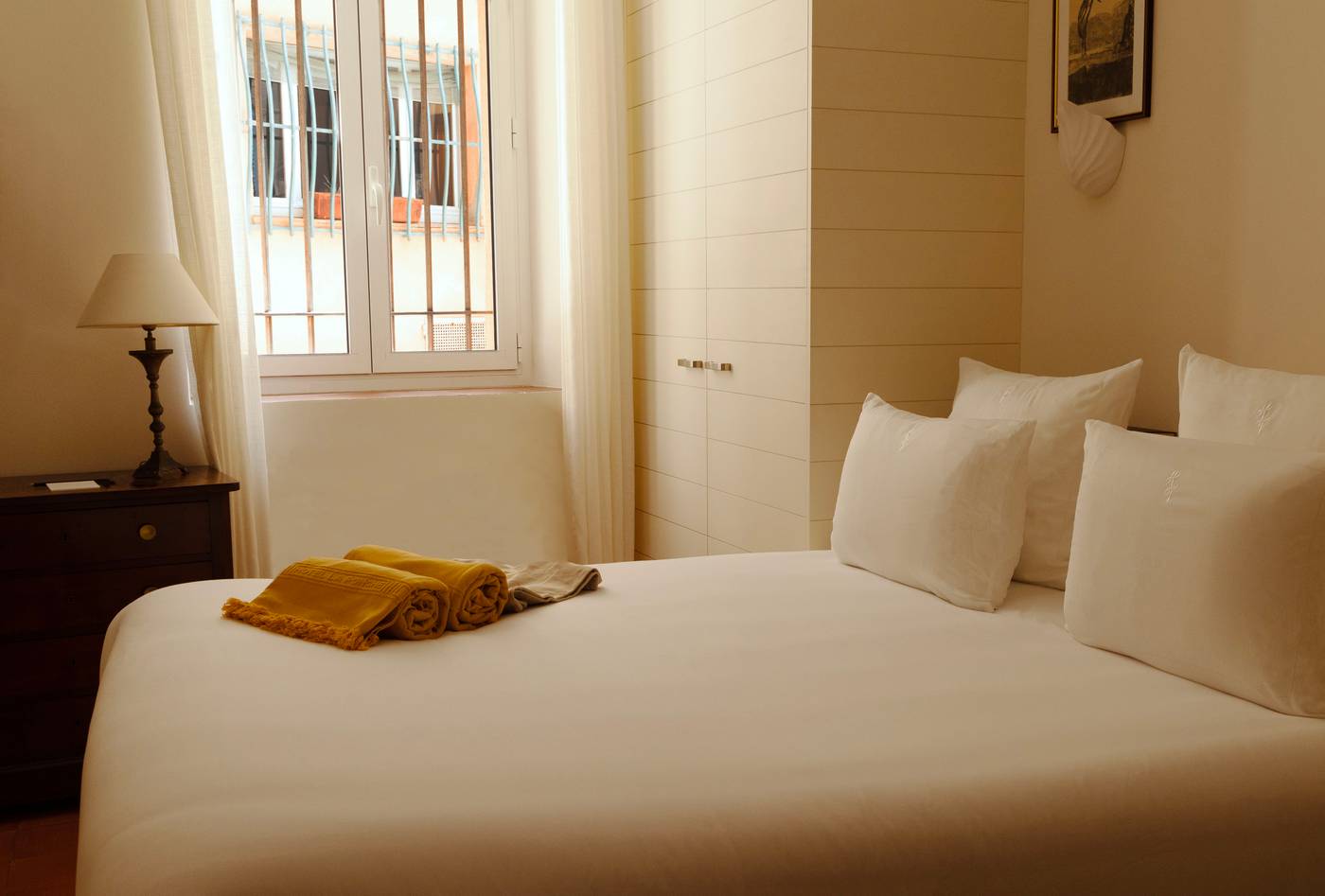 Hotel-La-Ponche-Room-18