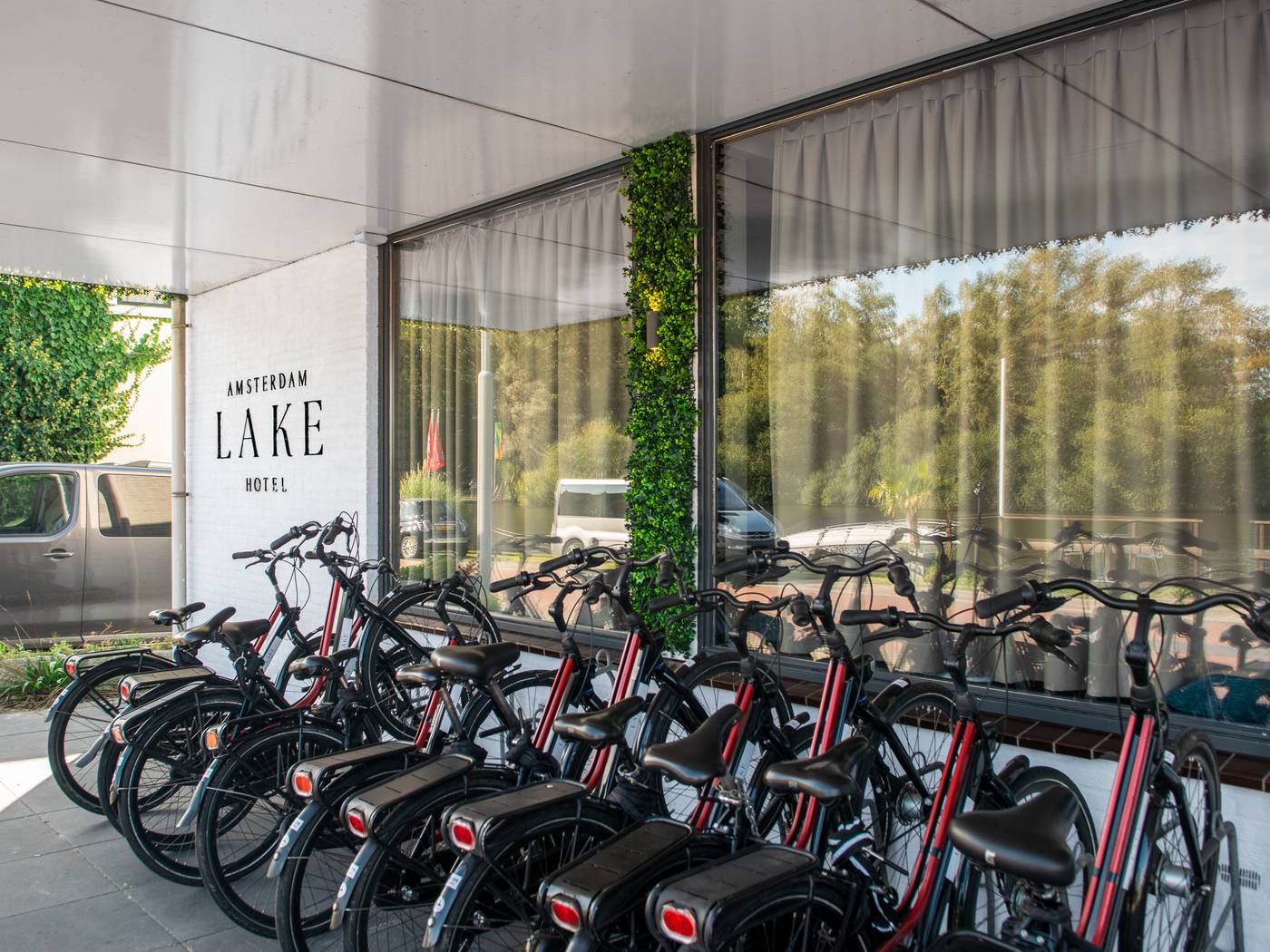 Amsterdam-Lake-Hotel-Room-11