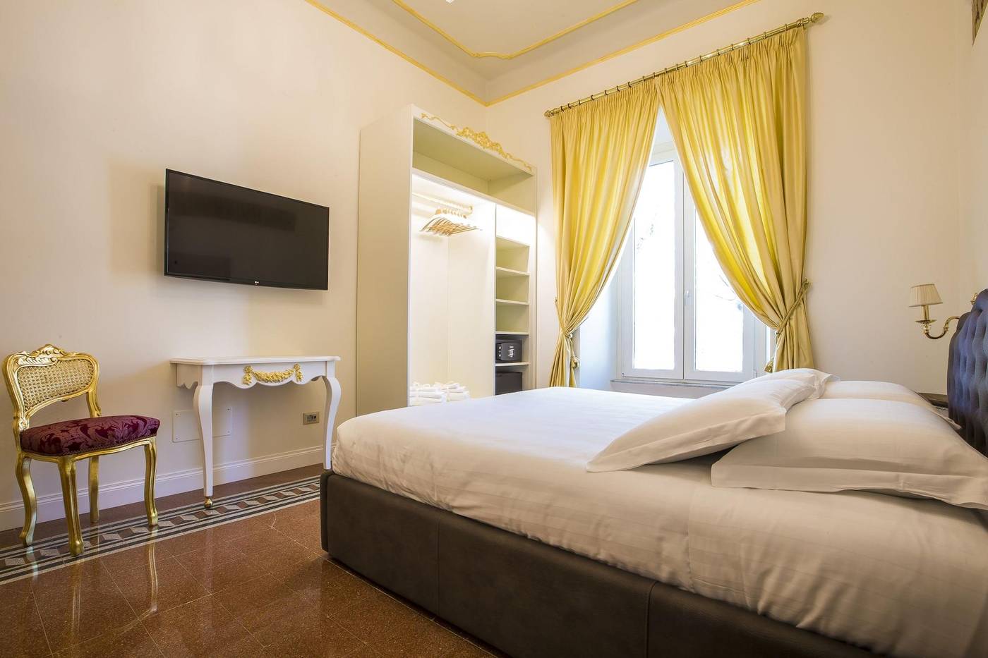 Trastevere-Royal-Suite-Room-7