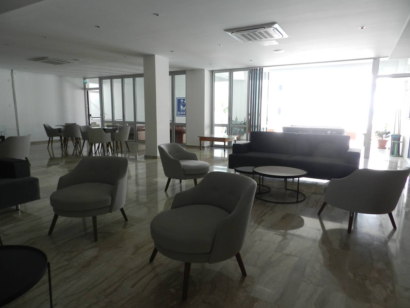 Evabelle-Napa-Lobby-42