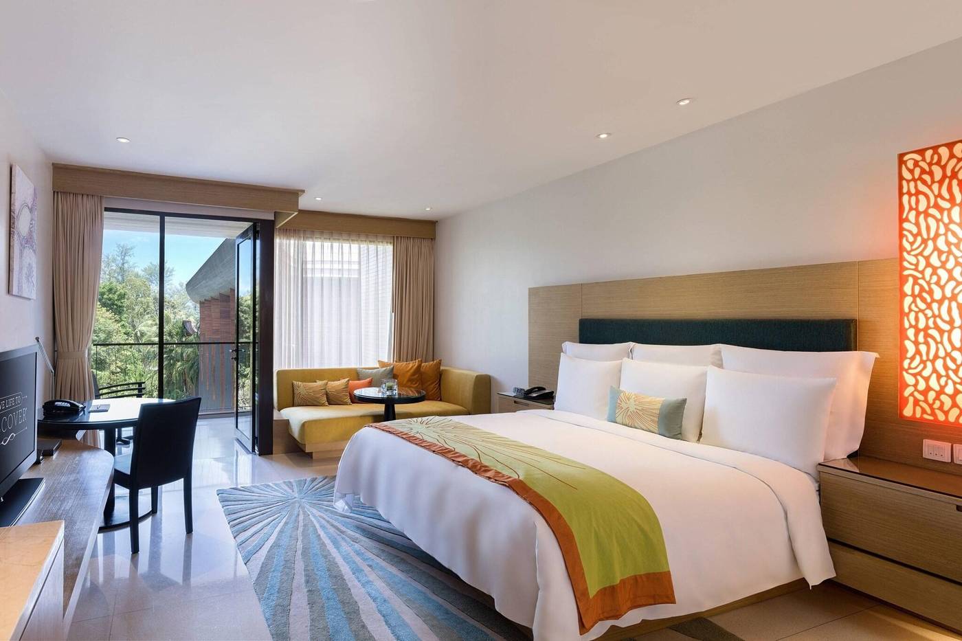 Renaissance-Phuket-Resort---Spa-Room-44