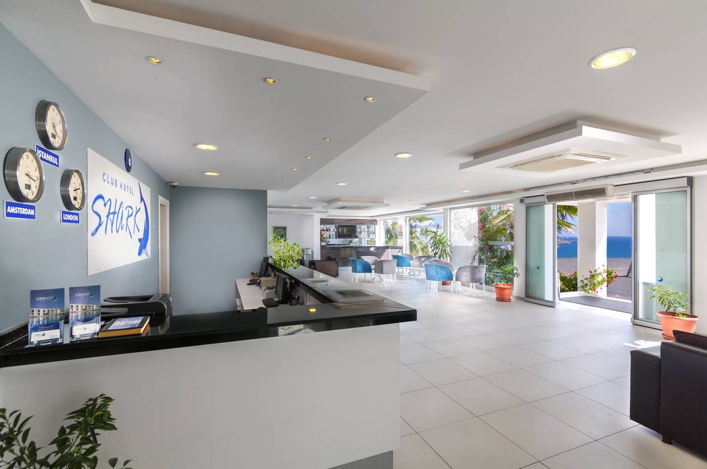 Club-Hotel-Shark-Lobby-19