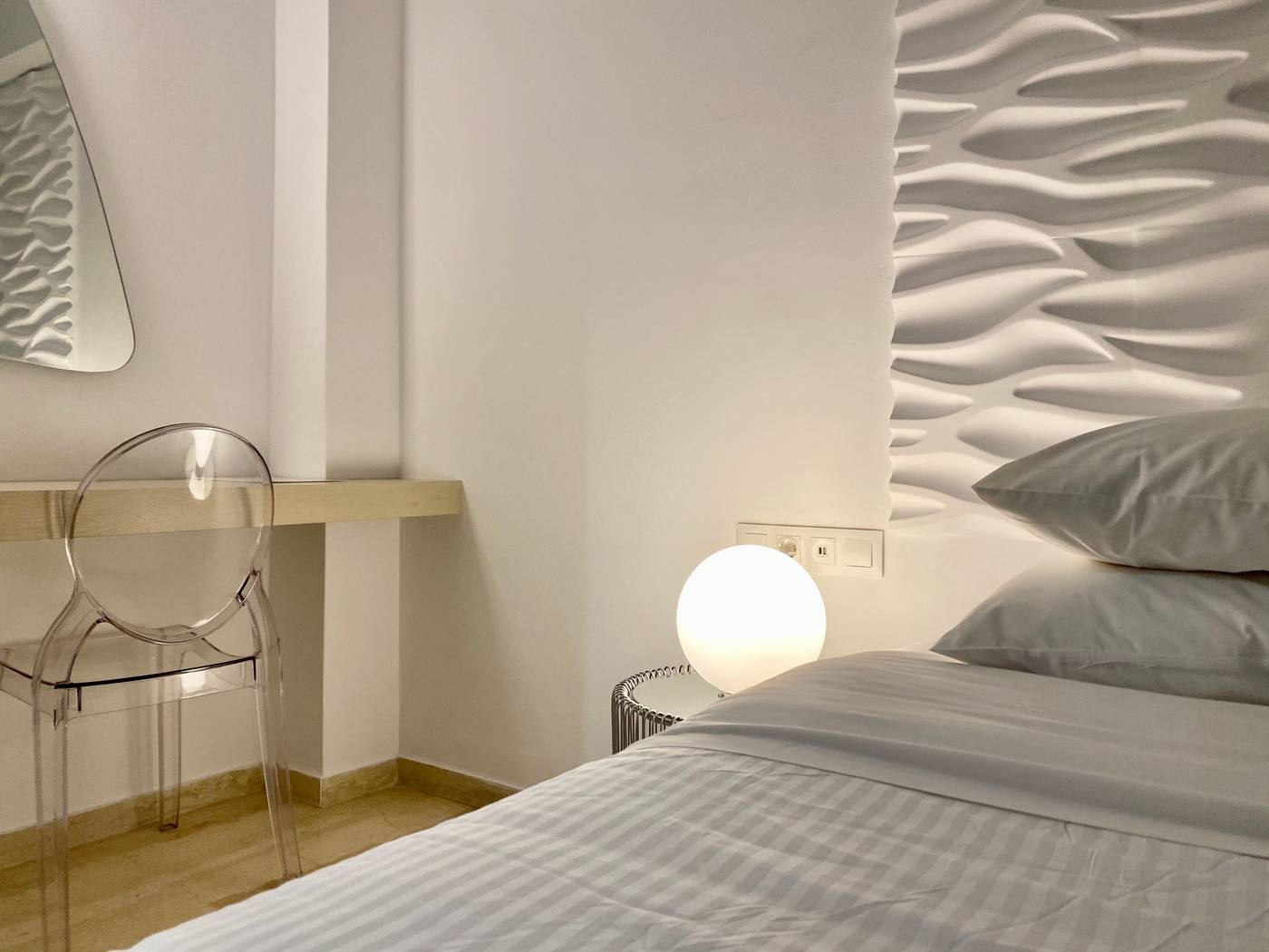 Bruskos-Hotel-and-Suites-Room-27