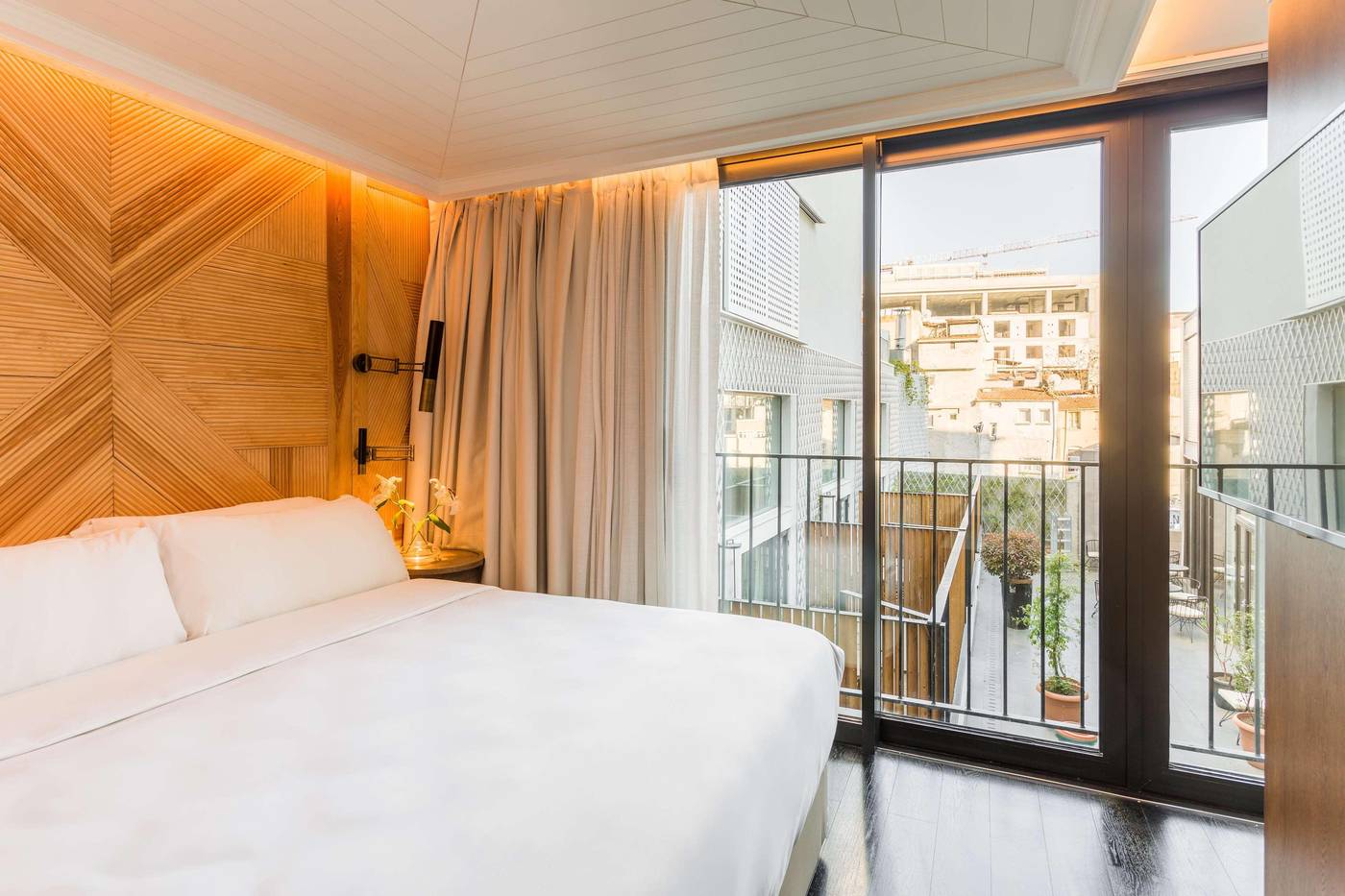 Room-Mate-Emir-Room-60