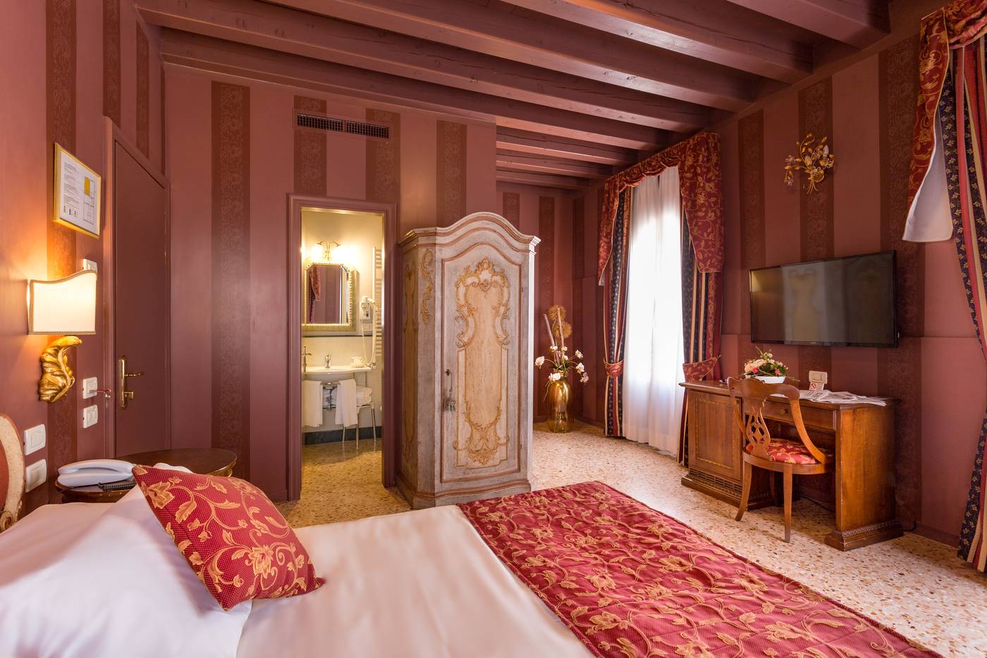 Hotel-Tiziano-Room-17