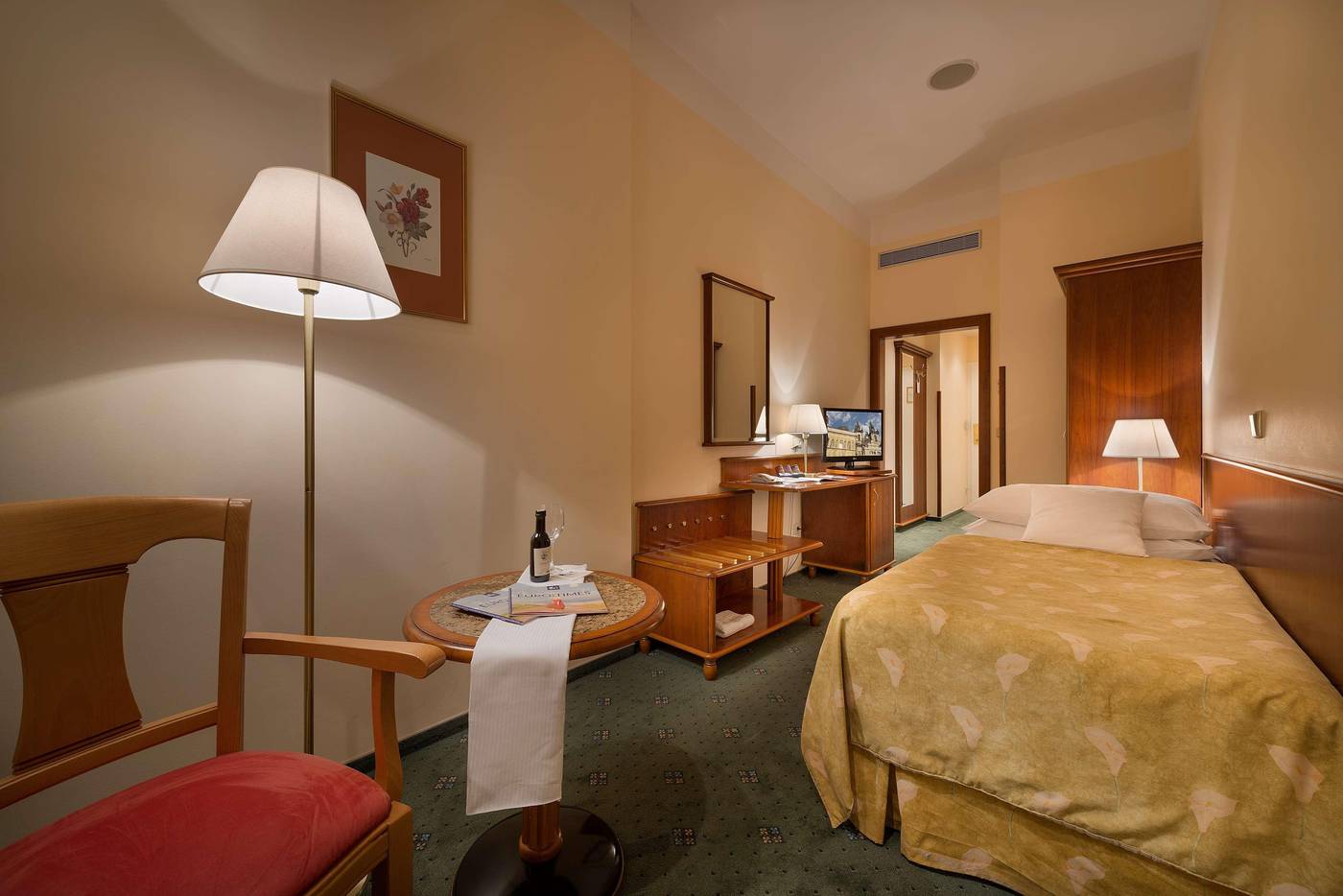 EA-Hotel-Rokoko-Room-17