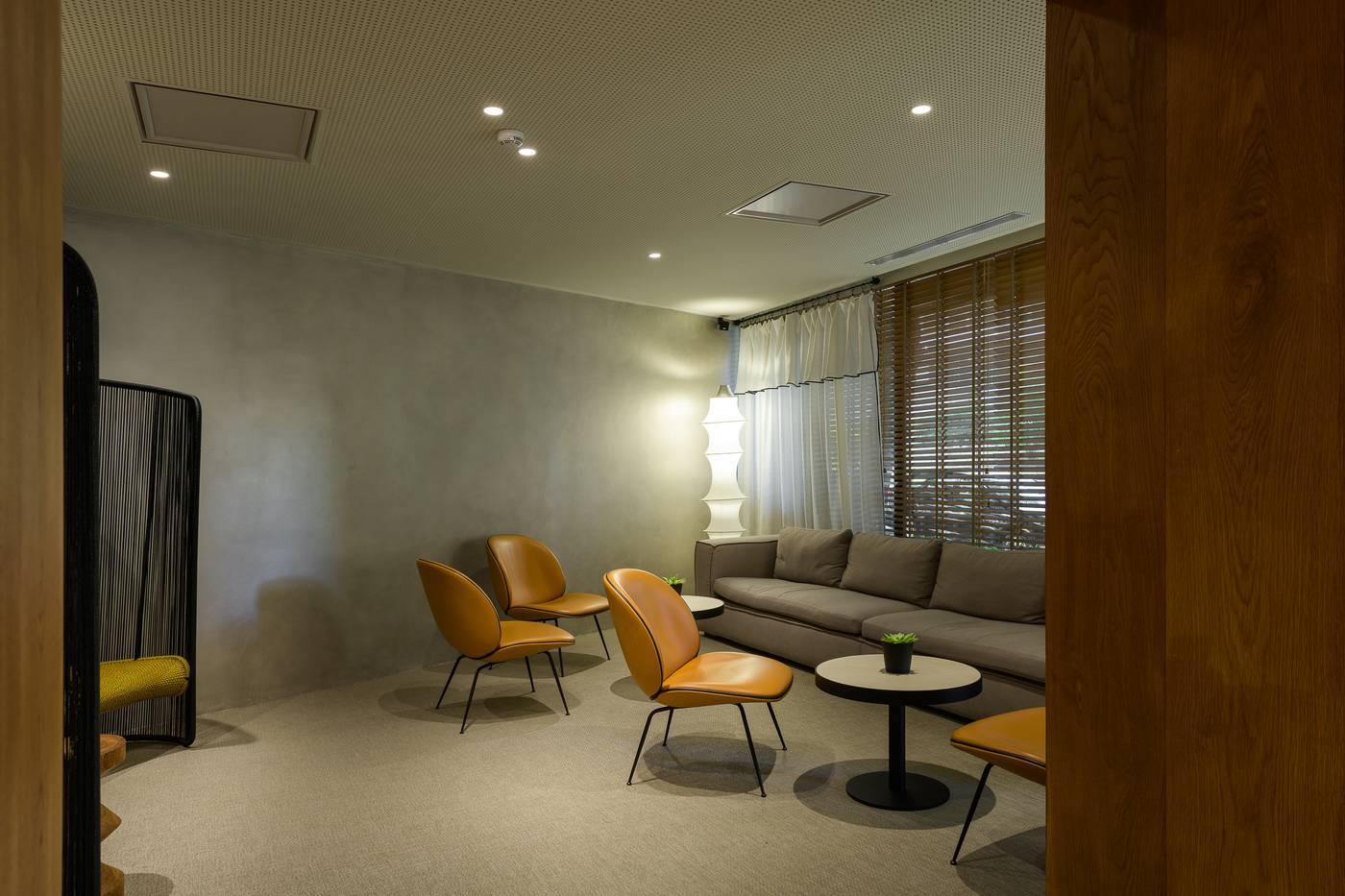 Dom-Carlos-Park-Lobby-12