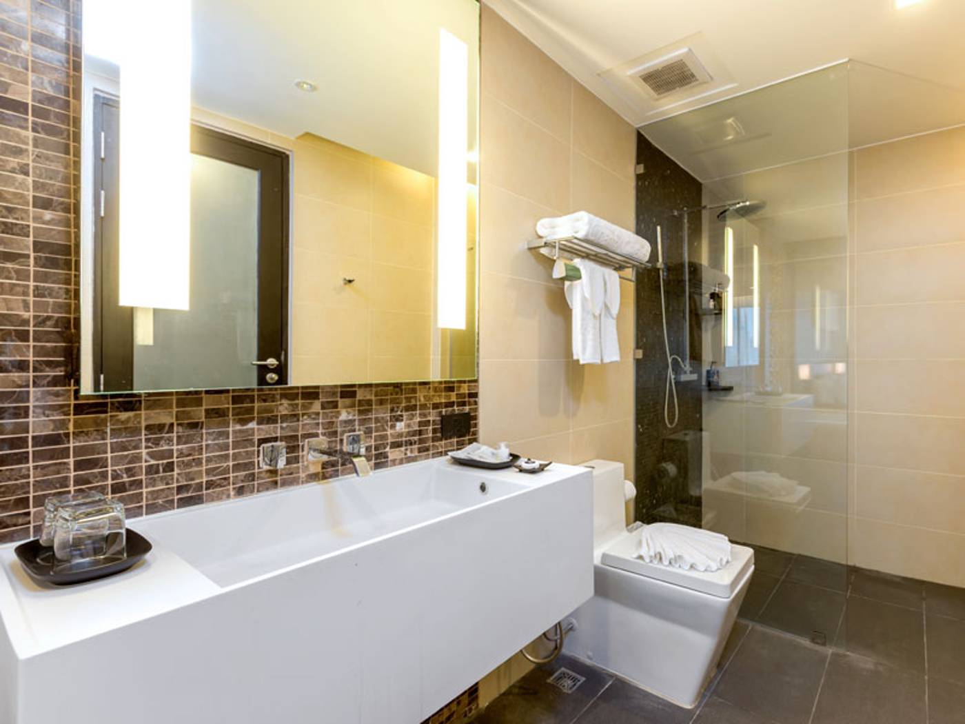 The-Charm-Resort-Phuket-Room-49