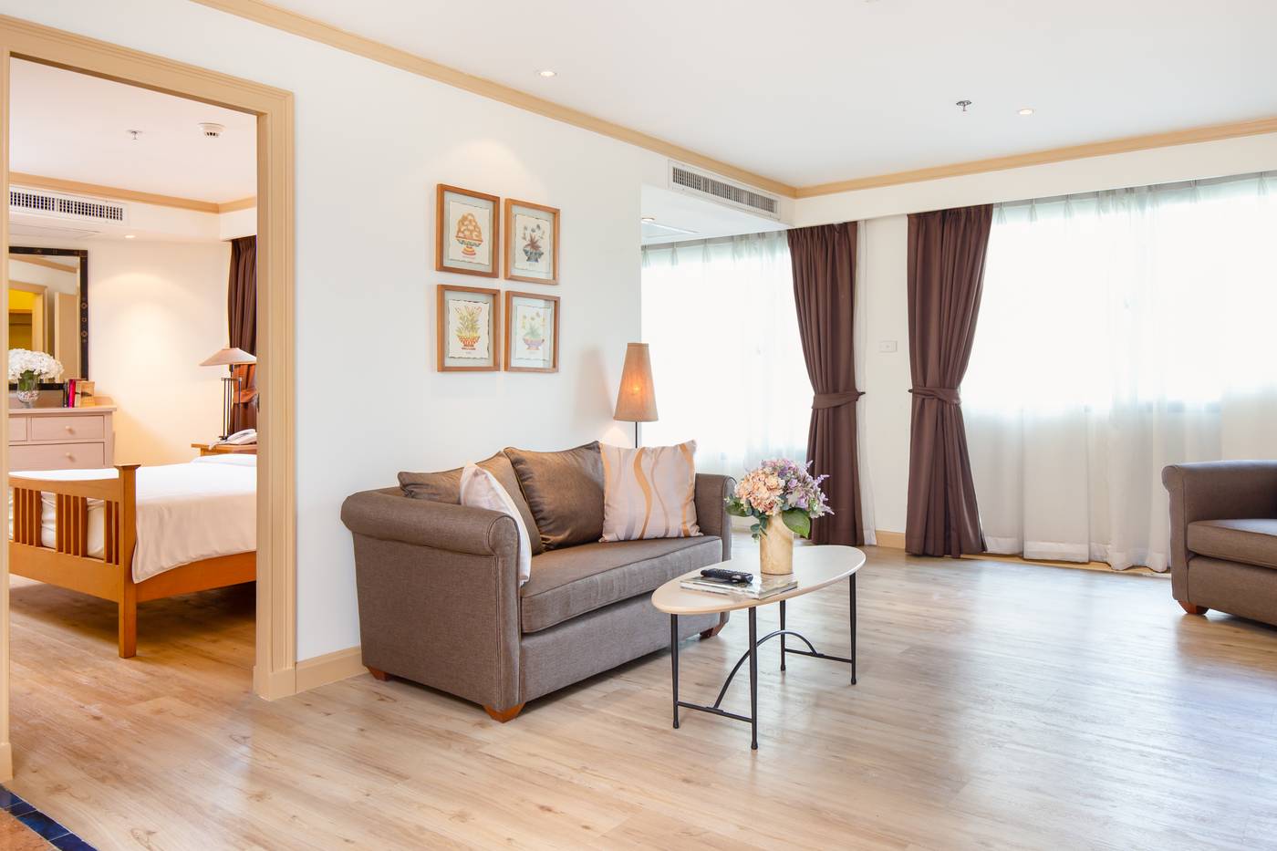 Riverfront-Bangkok-Room-16