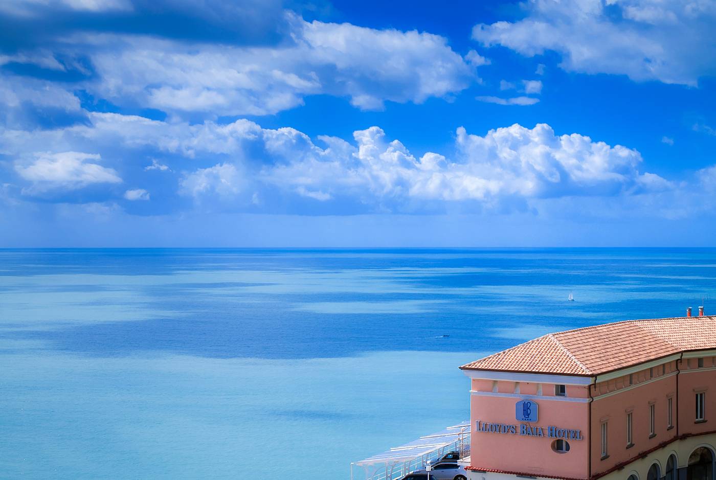 Lloyd-s-Baia-General-view-2