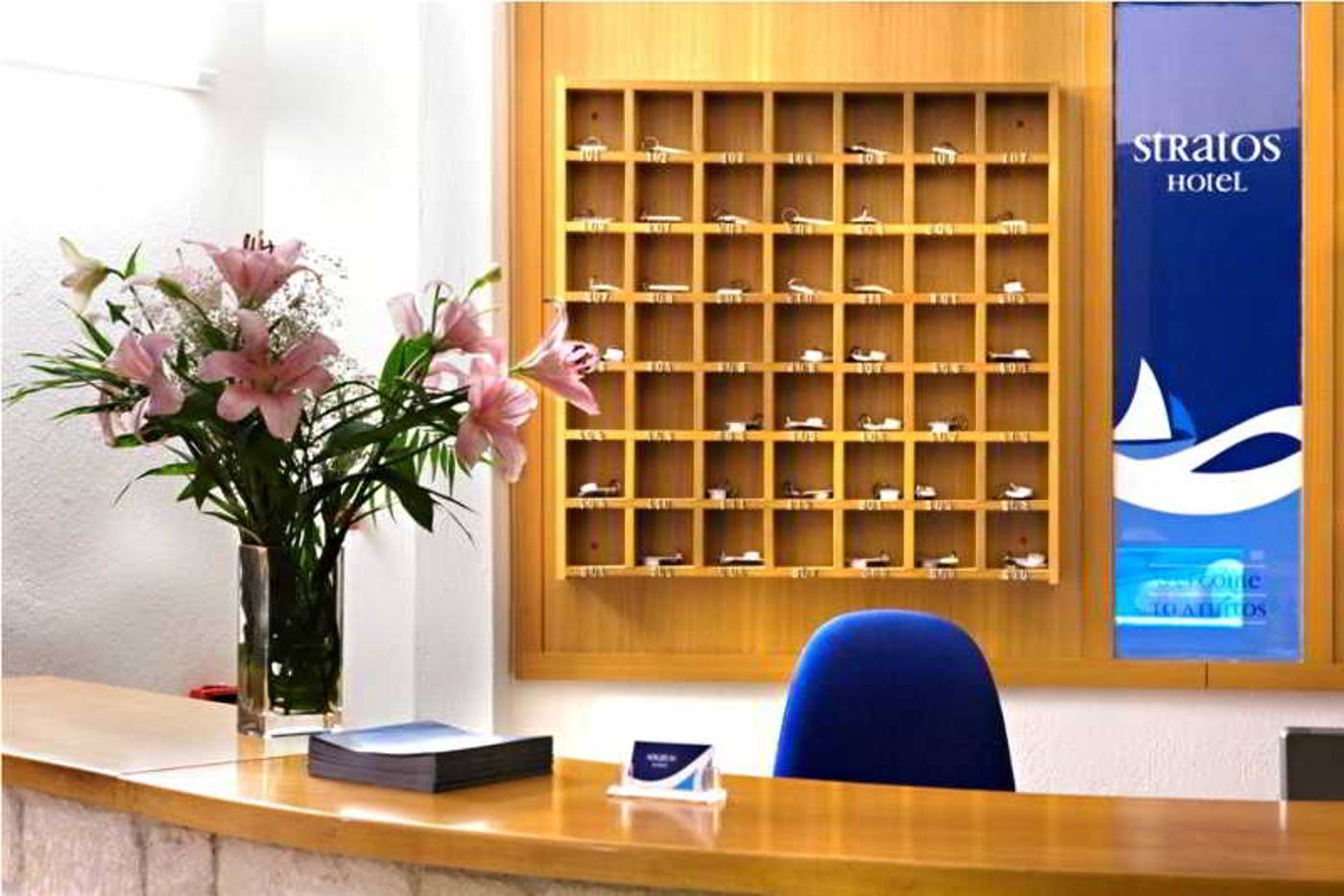 Stratos-Hotel-Lobby-19