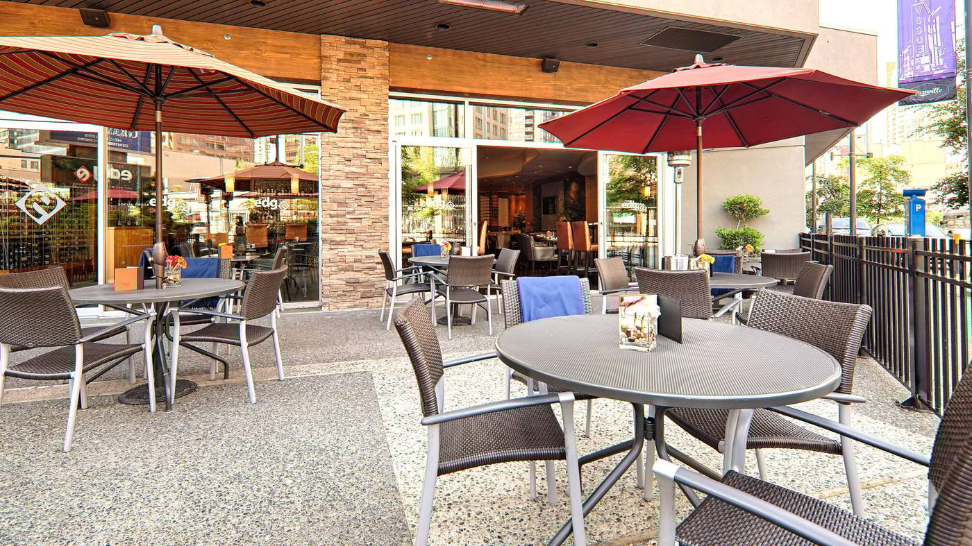 Best-Western-Premier-Chateau-Granville-Hotel---Suites-Restaurant-36