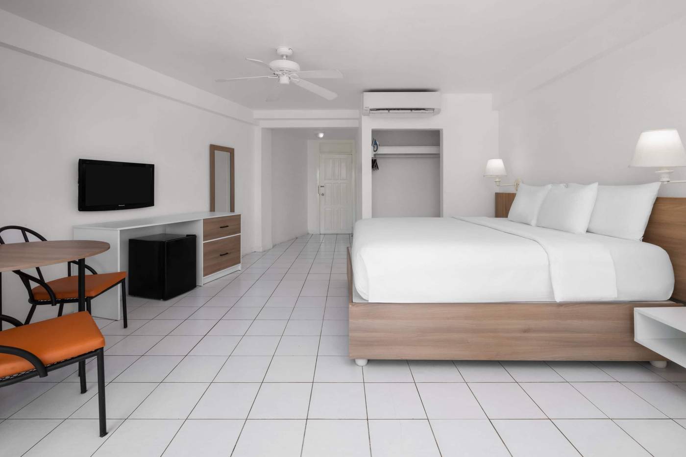 Grand-Decameron-Montego-Bay--A-Trademark-All-Inclusive-Room-28