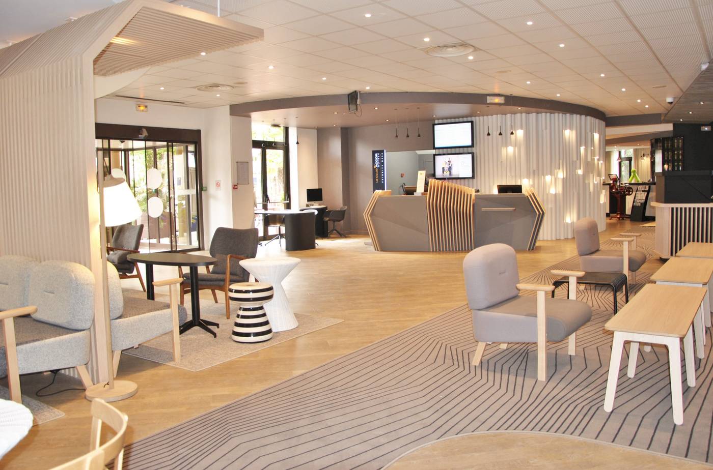 Novotel-Nice-Centre-Vieux-Nice-Lobby-57