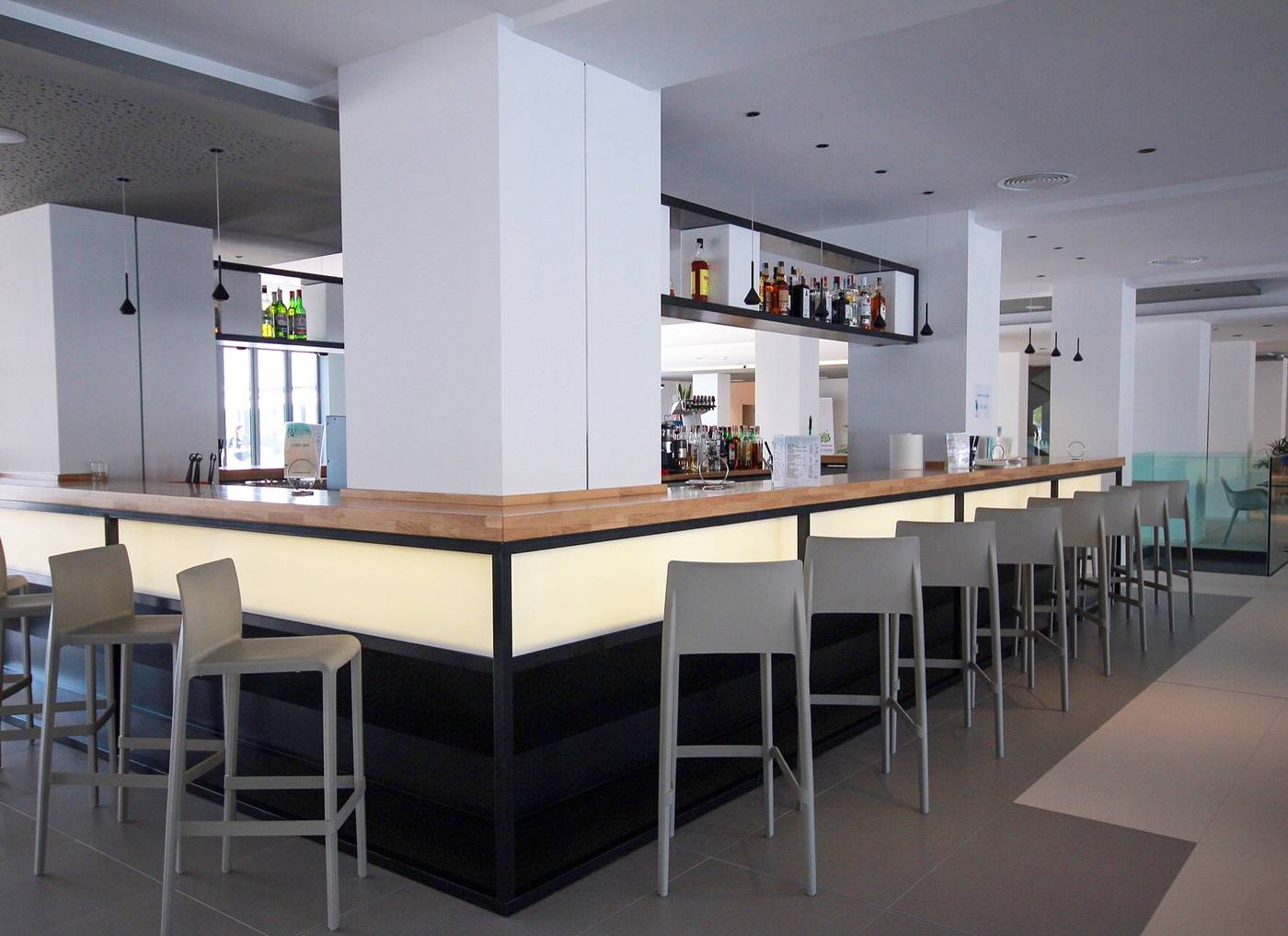 Els-Pins-Resort---Spa-Bar-51