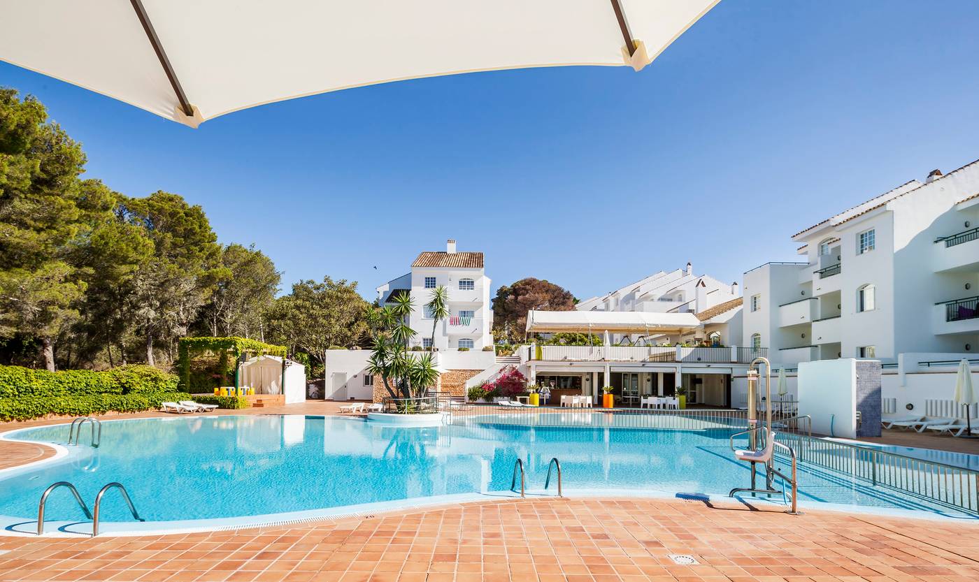 Ilunion-Menorca-Pool-1