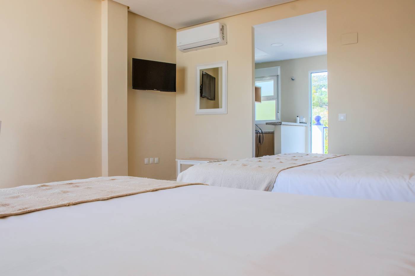 Vista-de-Rey-Room-25