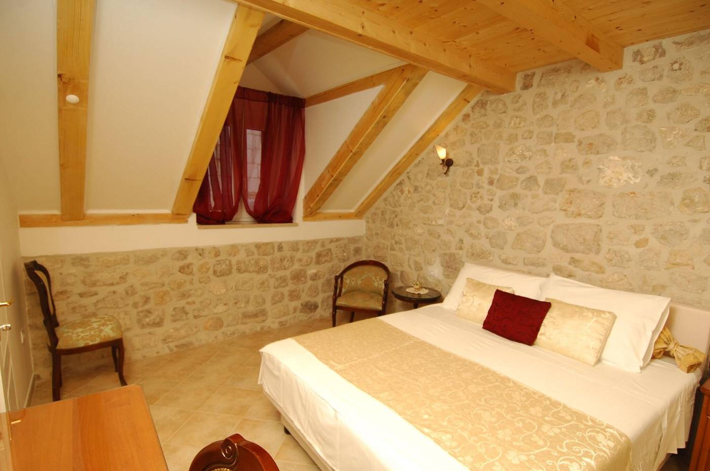 Hotel-Villa-Sigurata-Room-8