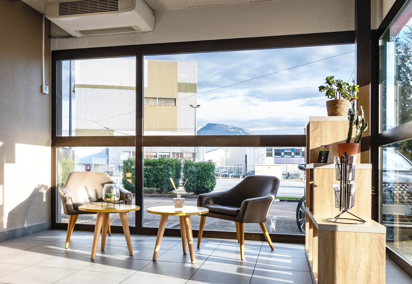 B&B HOTEL Grenoble Centre Verlaine-France-GRENOBLE-Lobby-4