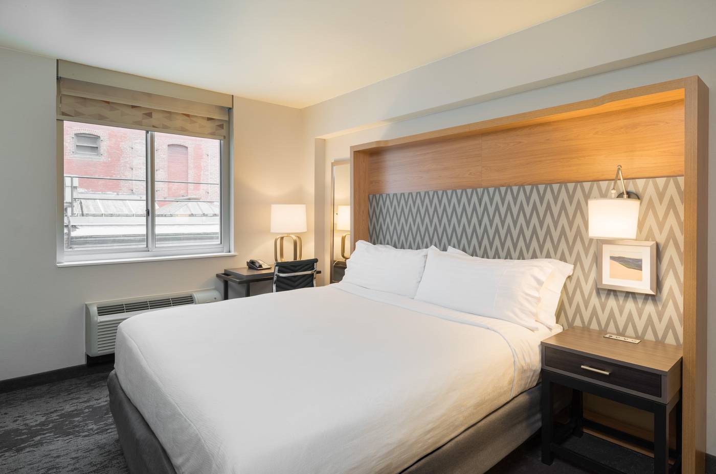 Holiday-Inn-New-York-City-Wall-Street-Room-18